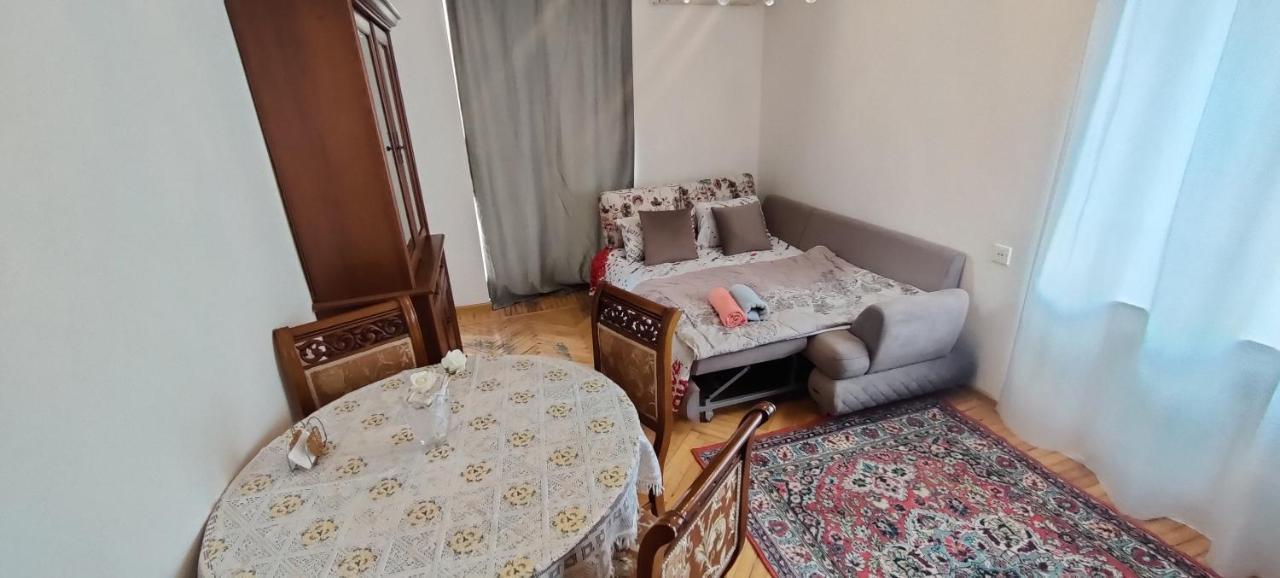Budget One Room Apartment Баку Екстериор снимка